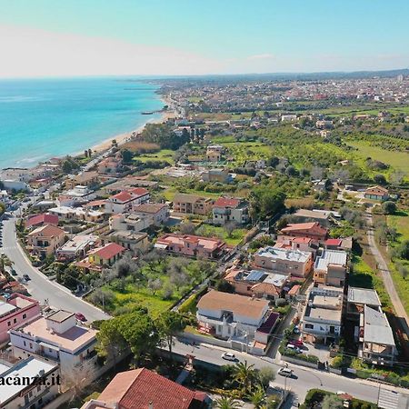 Luci Apartment Sea Beach أفولا المظهر الخارجي الصورة