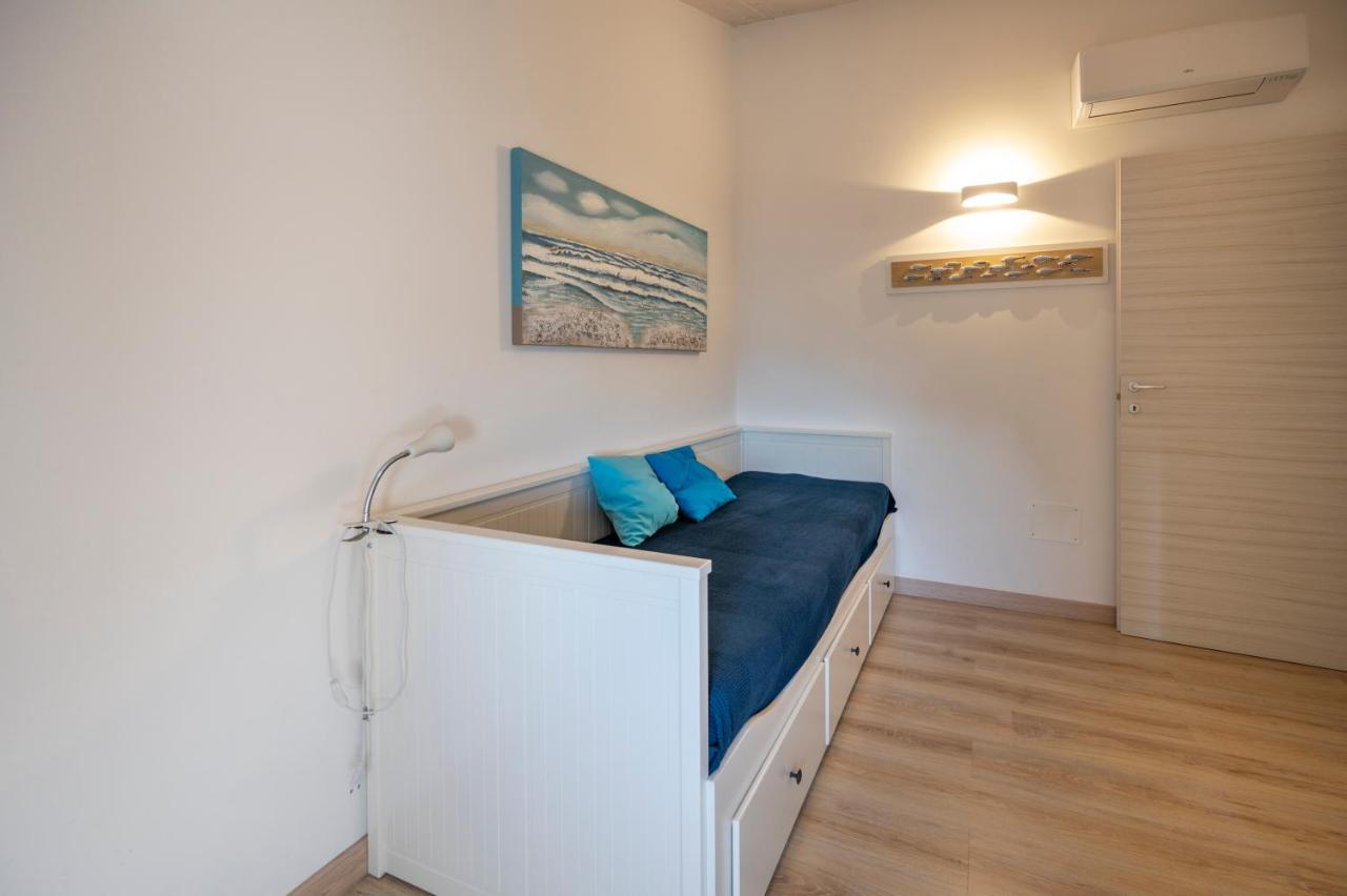 Luci Apartment Sea Beach أفولا المظهر الخارجي الصورة